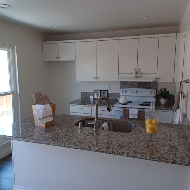 Foto del edificio - 4901 Heil Ave