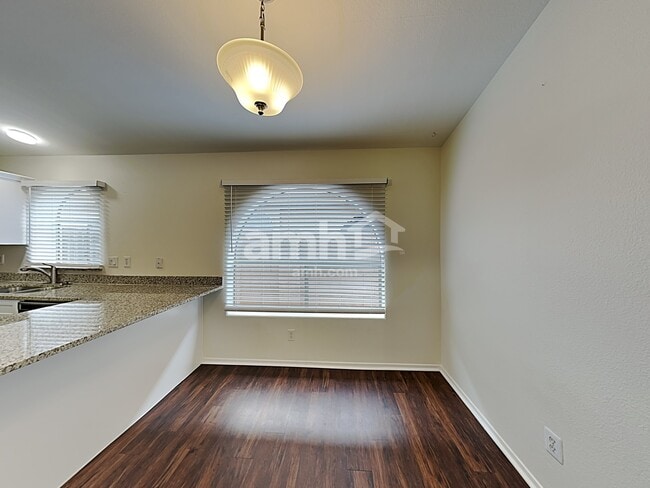 Foto del edificio - 9803 E Olla Ave