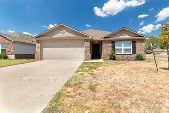 Building Photo - 1301 Travertine Pl