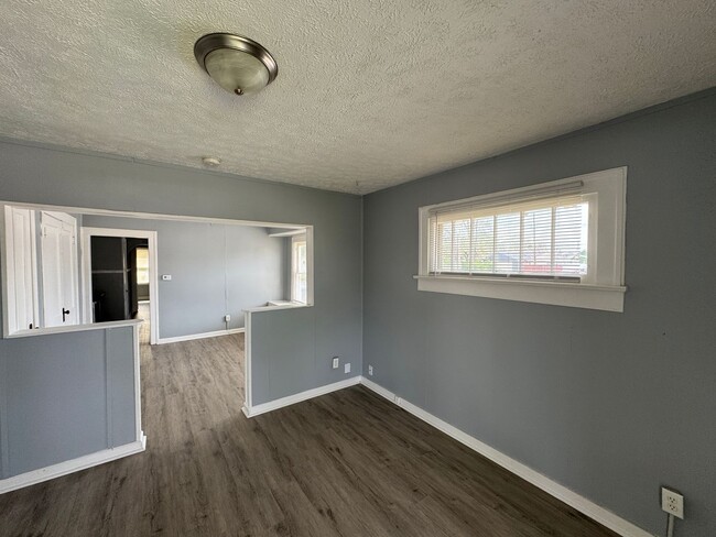 Photo - 2025-2027 Southeastern Ave Apartment