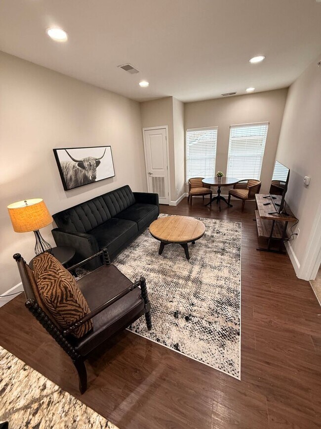 Foto del interior - 609 S Henderson