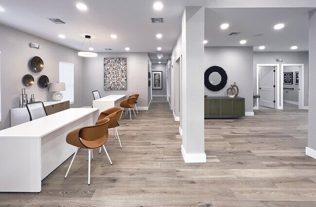 Foto del edificio - Westwood Reserve Apartments