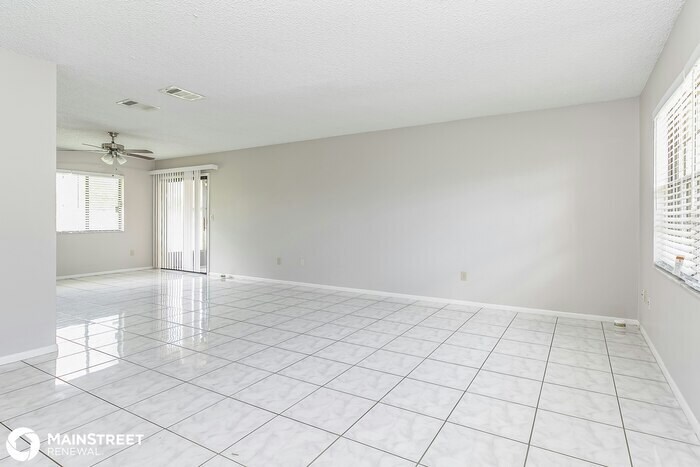 Primary Photo - 1658 Arcot Cir NE