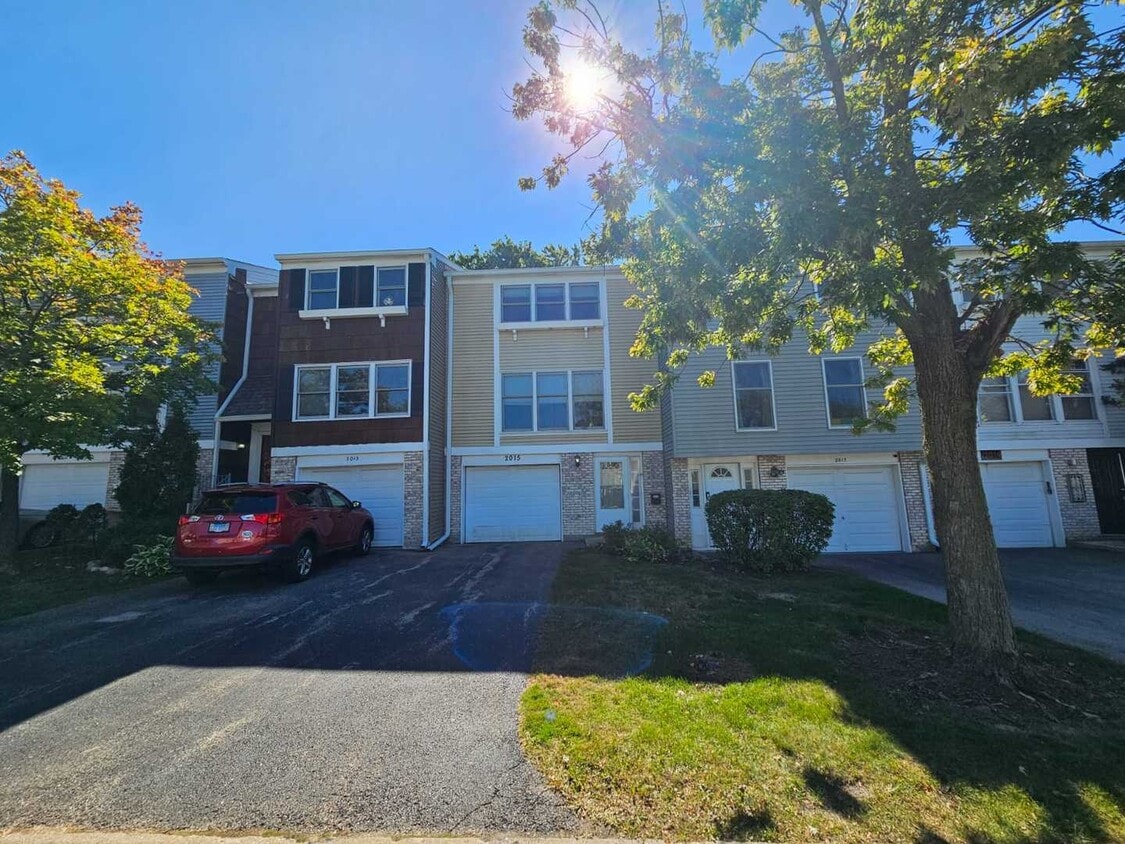 Primary Photo - 2015 Oxford Ct