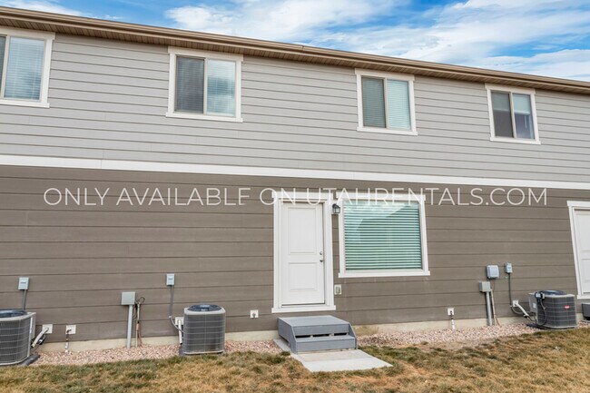 Foto del edificio - 183 E River Bnd St