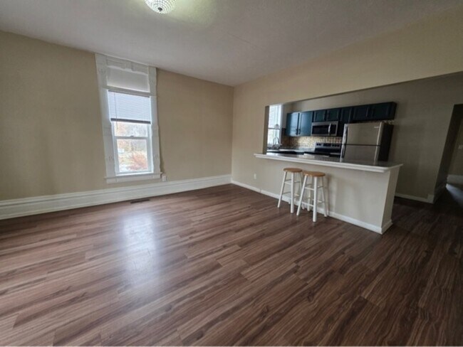 Foto del edificio - 424 W 8th St