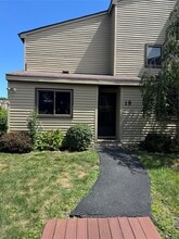 Building Photo - 19 Sycamore Ct
