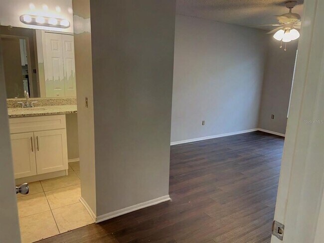 Foto del edificio - 1421 Sophie Blvd
