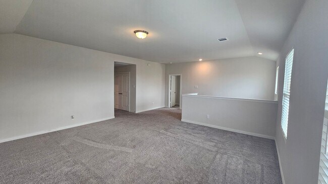 Foto del edificio - Spacious Ventana Home with all appliances!