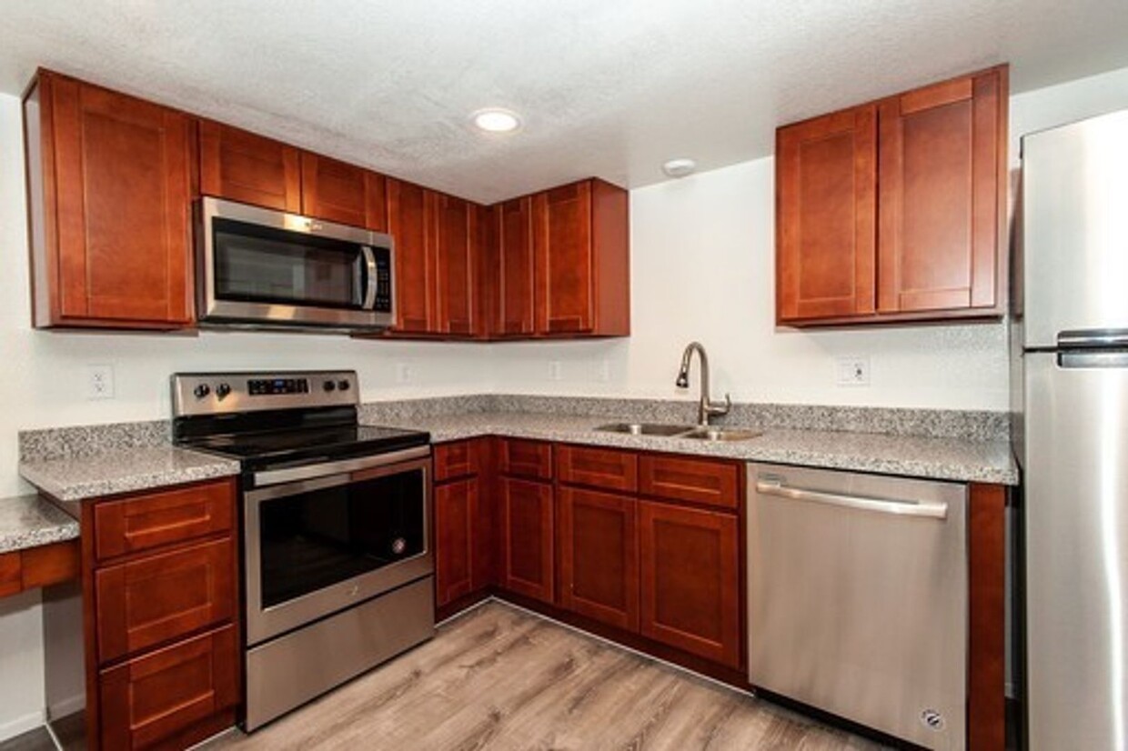 Building Photo - Huge one-bedroom with a large private pati...