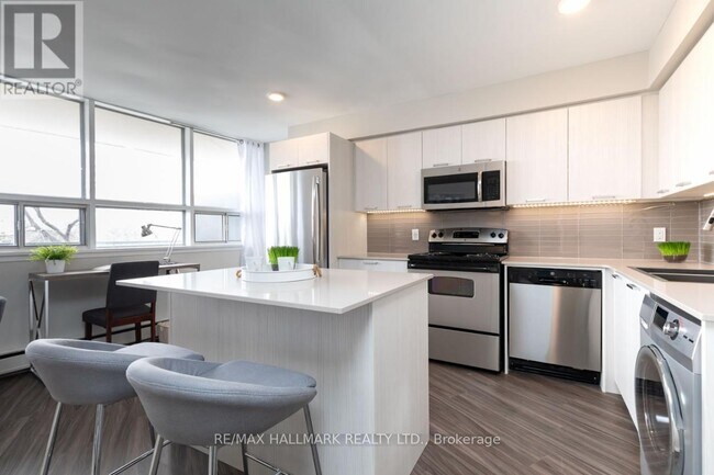 Photo du bâtiment - 4340 Bloor St W