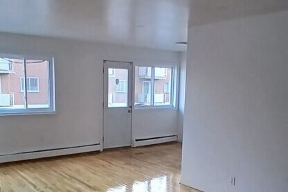 Photo du bâtiment - 8590 Rue Jean-Brillon