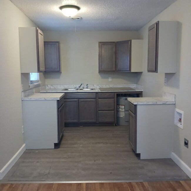 Building Photo - Cute, Remodeled 1 bedroom home!