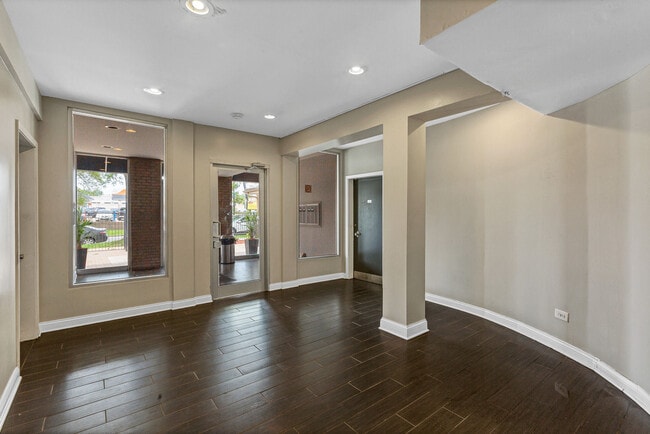 Building Photo - 2411 West Fitch