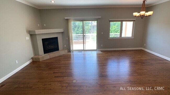 Photo - 2707 W Pikes Peak Ave House