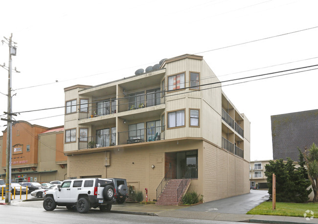 Building Photo - 375 87th St