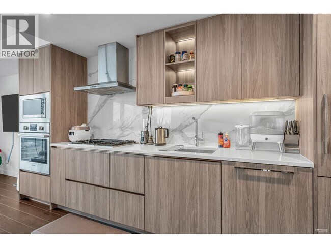 Photo du bâtiment - 4880 Lougheed Hwy.