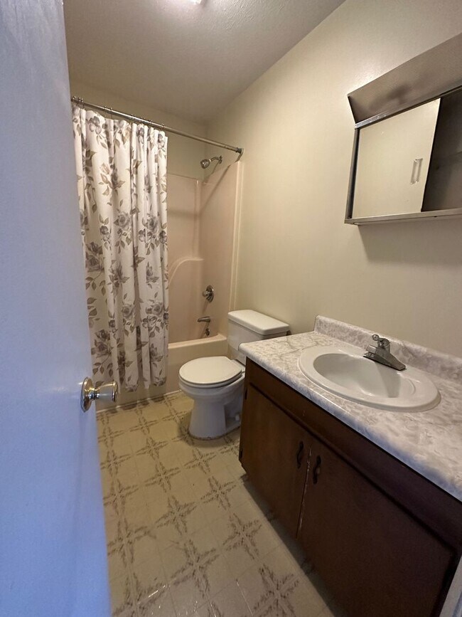 Foto del edificio - Apartment for Rent