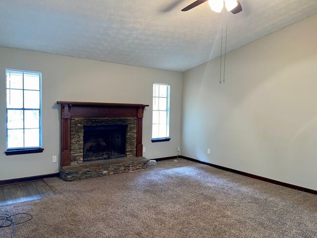 Foto del edificio - Secluded but Centrally Located 3 Bed/2 Bath Ranch!