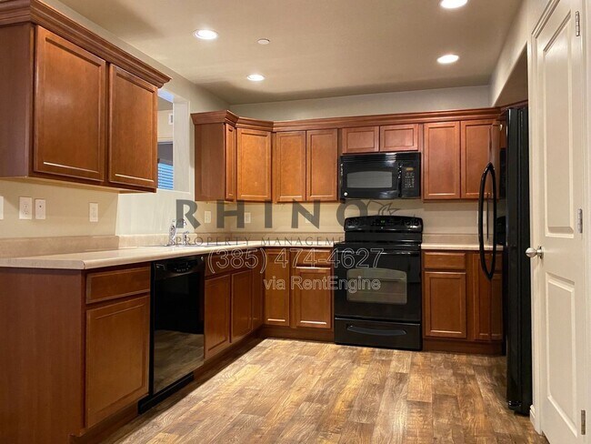 Foto del edificio - 6941 Village River Ln