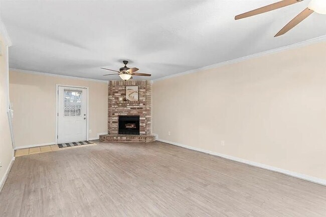 Foto del edificio - 2053 Country Village Blvd