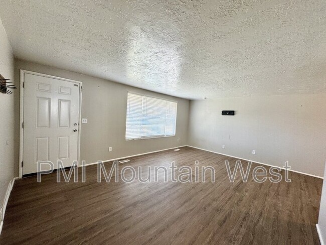 Building Photo - 1950 N 1690 W