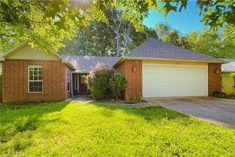 Building Photo - 1856 Hunter's Ridge