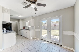 Building Photo - 15914 Timber Valley Dr