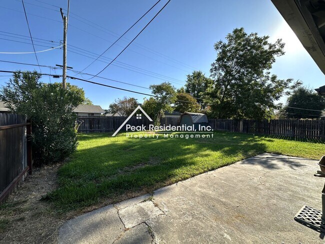 Foto del edificio - North Highlands 3bd/1.5ba House with 1 Car Garage