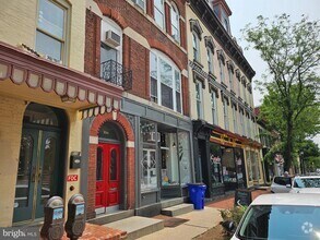 Building Photo - 334 N Market St