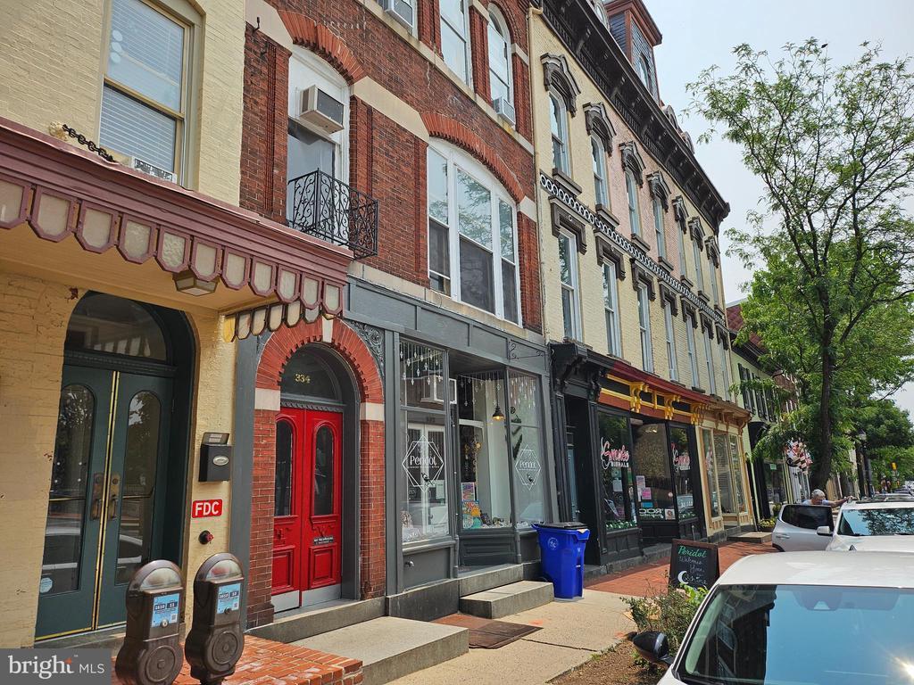 Primary Photo - 334 N Market St