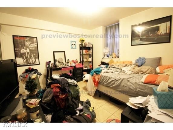 Foto del edificio - 3 br, 2 bath  - 19 Egremont Rd # Gb