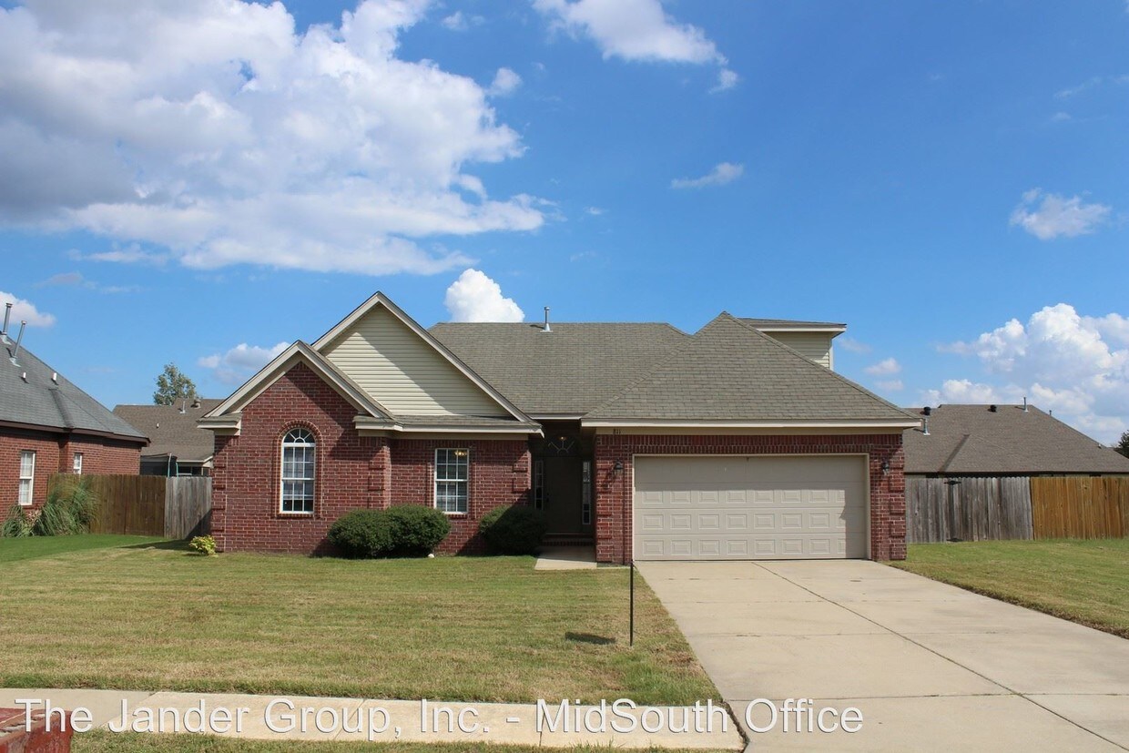 Primary Photo - 3 br, 2 bath House - 811 Rue Chateau Dupre