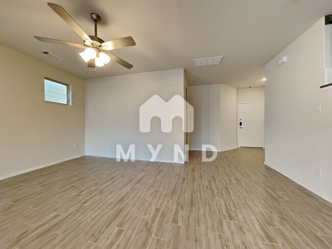Building Photo - 8672 Hollyoaks Creek Ln