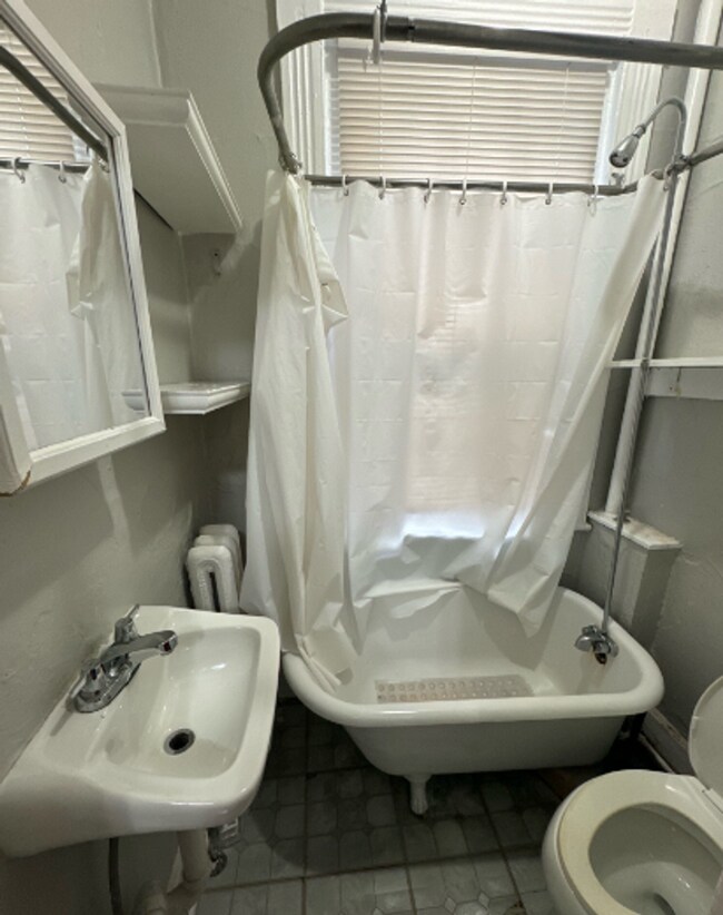 Foto del edificio - 2 Champney Pl