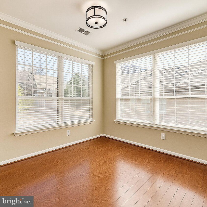 Foto principal - 1530 Spring Gate Dr.