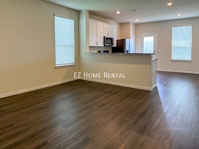 Foto del edificio - 6406 Franklin View Ln
