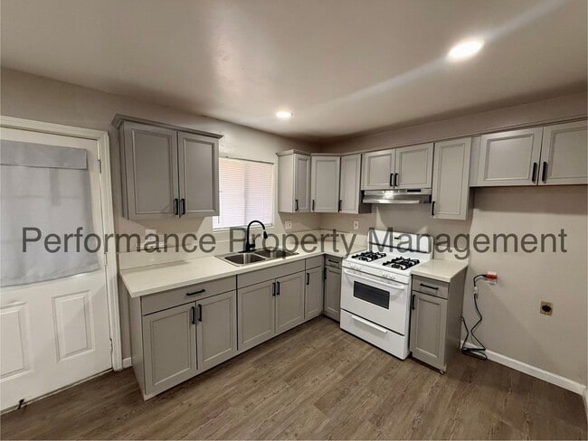 Building Photo - 625 A St