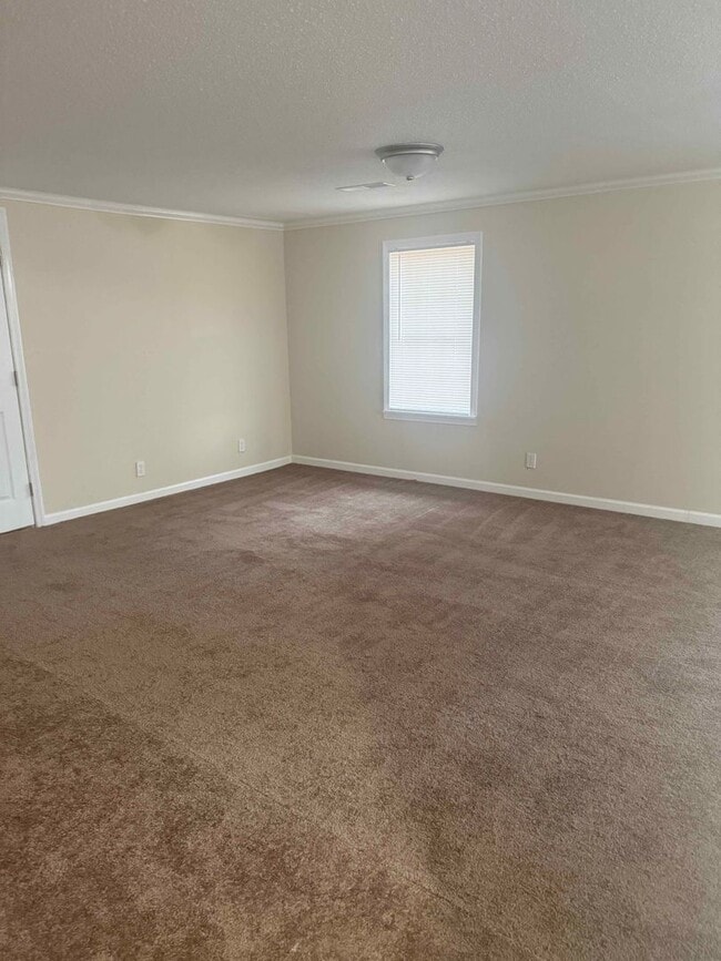 Building Photo - Remodeled 3 BDR / 2 BA Home, Small Town Living