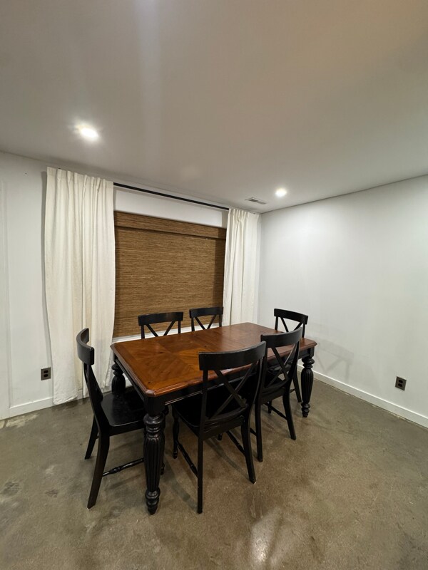 Foto del edificio - 869 Starr Hill Rd