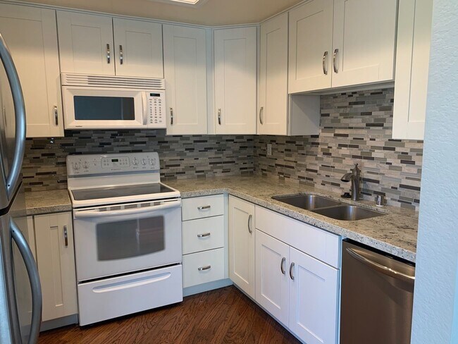 Foto del edificio - Upgraded 2bdrm in Mission Viejo