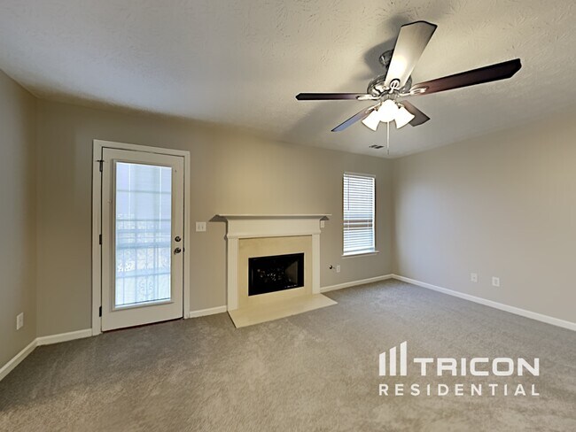 Foto del edificio - 330 Summit View Dr