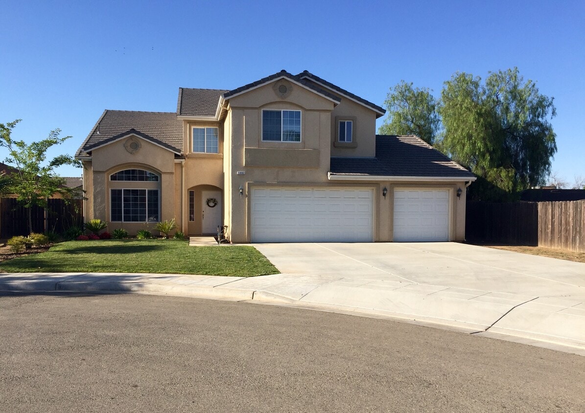 Frente de la casa - 5462 W Holland Ave