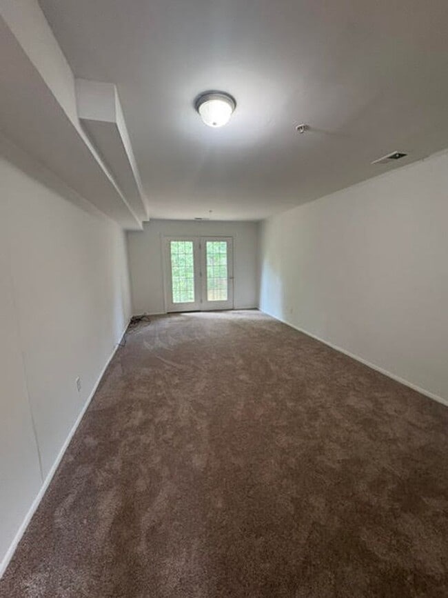 Building Photo - 45778 Church Dr