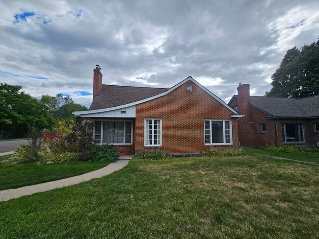 Building Photo - 303KENT