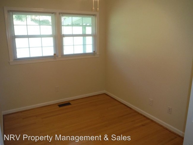 Building Photo - 3 br, 1 bath House - 3730 Kirk Hollow Road