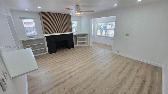 Building Photo - 1448 NE 24th Ct