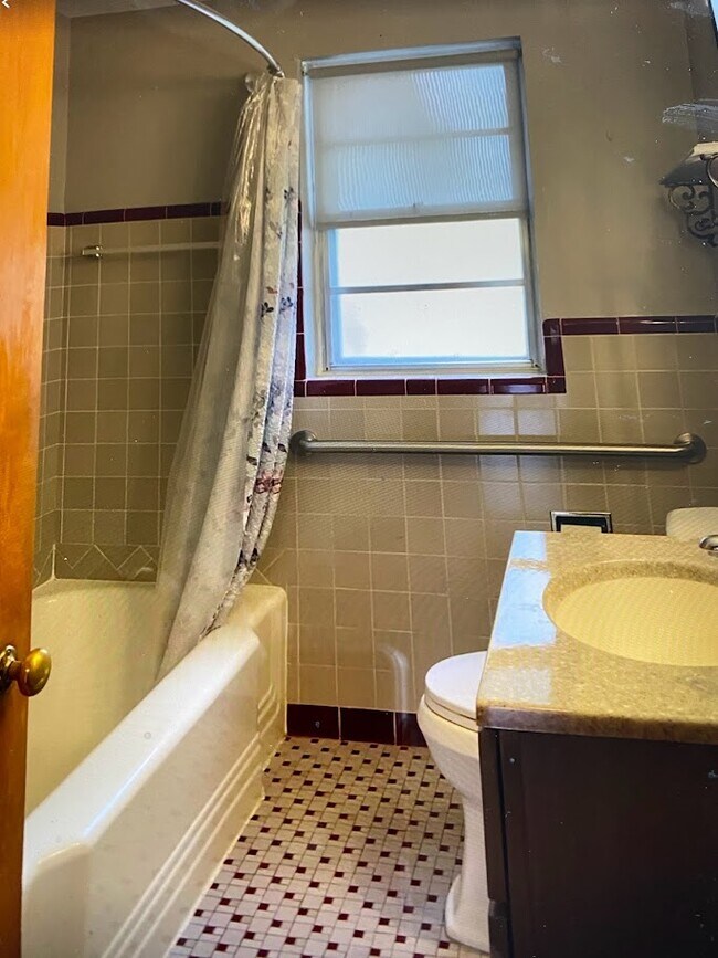 Building Photo - 574 Drury Ln