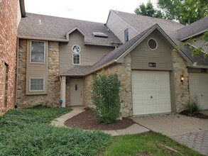 Building Photo - 100 Grn Mdws Rd