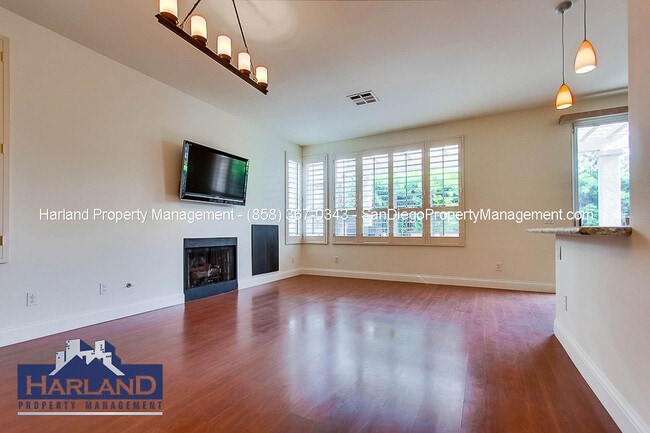 Building Photo - 5540 Renaissance Ave